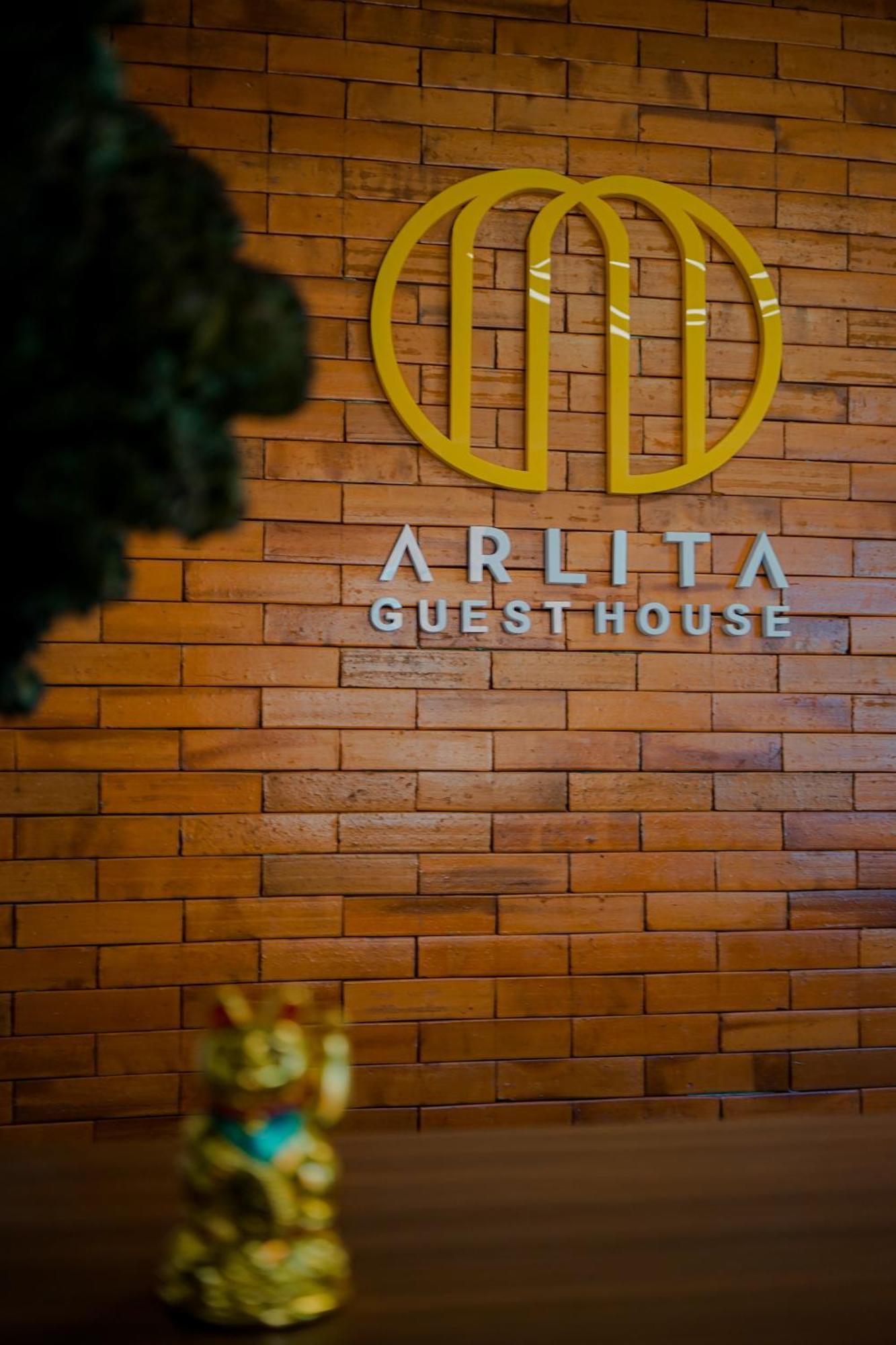 Arlita Guesthouse Cianjur Exterior photo